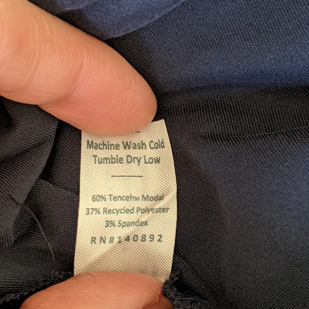 Marine Layer Allison Navy pant, size large - Picture 10 of 10